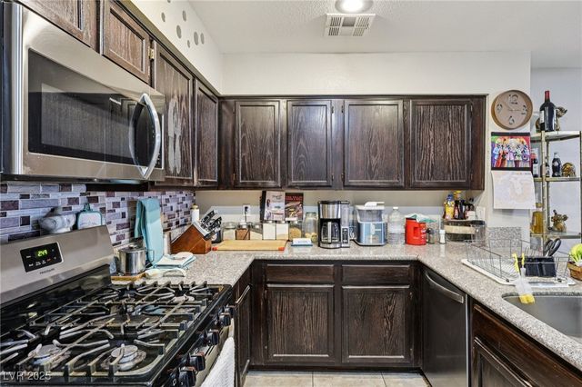 2132 Bavington Drive B, Las Vegas, NV 89108