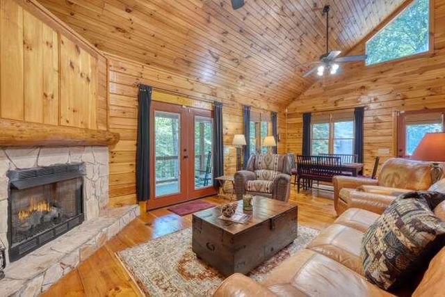 158 Red Oak Forest Lane, Murphy, NC 28906
