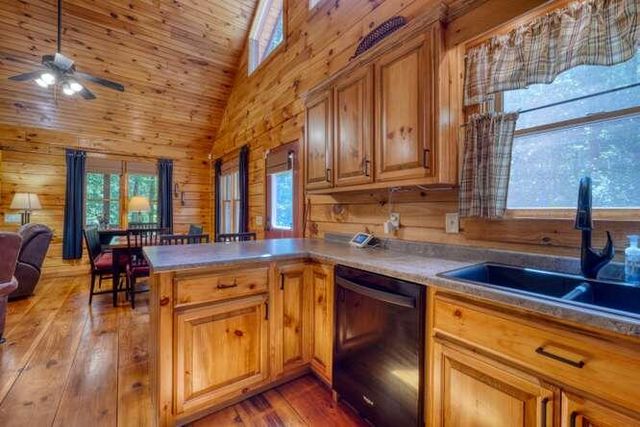 158 Red Oak Forest Lane, Murphy, NC 28906