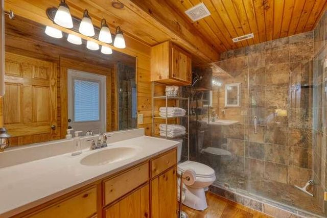 158 Red Oak Forest Lane, Murphy, NC 28906