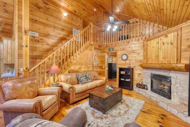 158 Red Oak Forest Lane, Murphy, NC 28906