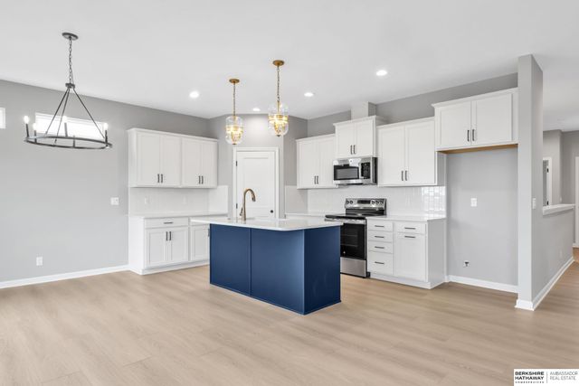 11011 S 104th Avenue, Papillion, NE 68046