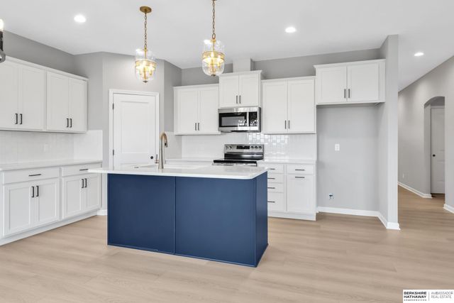 11011 S 104th Avenue, Papillion, NE 68046