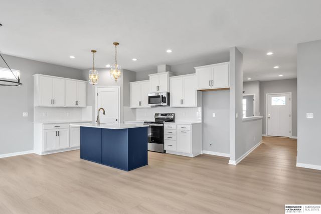 11011 S 104th Avenue, Papillion, NE 68046