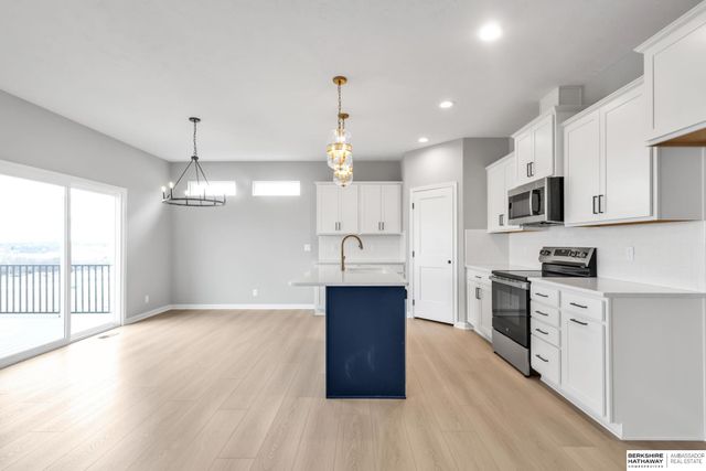 11011 S 104th Avenue, Papillion, NE 68046