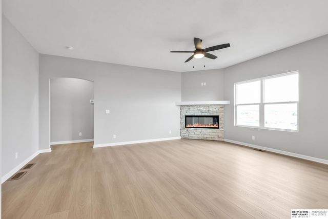 11011 S 104th Avenue, Papillion, NE 68046