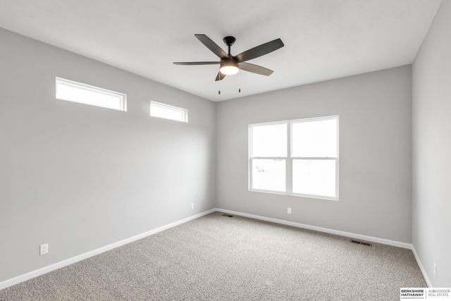 11011 S 104th Avenue, Papillion, NE 68046