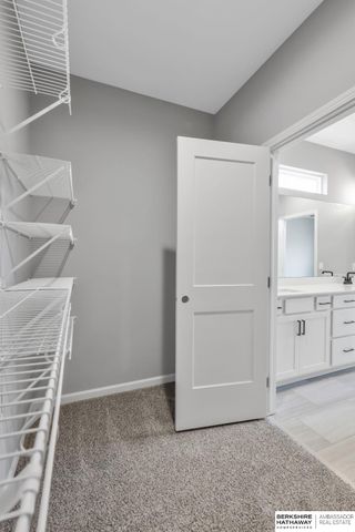 11011 S 104th Avenue, Papillion, NE 68046