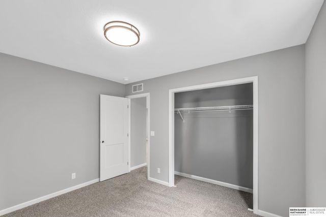 11011 S 104th Avenue, Papillion, NE 68046