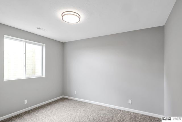 11011 S 104th Avenue, Papillion, NE 68046