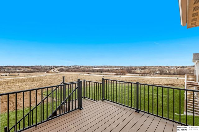 11011 S 104th Avenue, Papillion, NE 68046