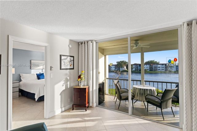 9500 N Hollybrook Lake Dr 5-206, Pembroke Pines, FL 33025