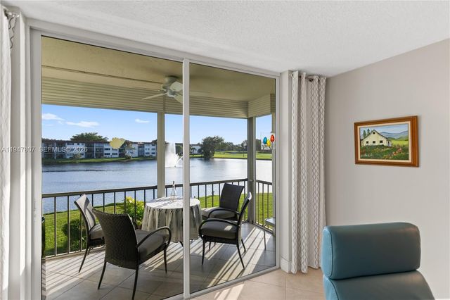 9500 N Hollybrook Lake Dr 5-206, Pembroke Pines, FL 33025