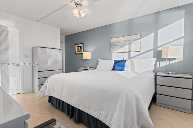 9500 N Hollybrook Lake Dr 5-206, Pembroke Pines, FL 33025