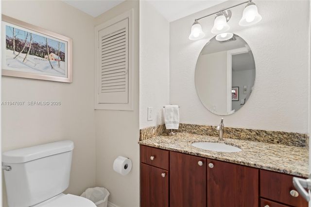 9500 N Hollybrook Lake Dr 5-206, Pembroke Pines, FL 33025