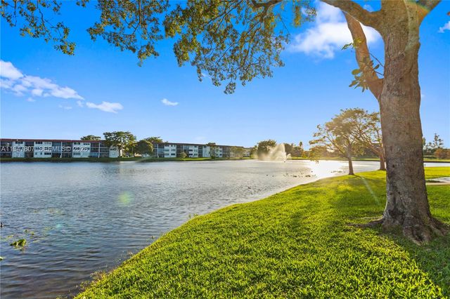 9500 N Hollybrook Lake Dr 5-206, Pembroke Pines, FL 33025