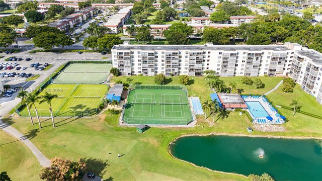 9500 N Hollybrook Lake Dr 5-206, Pembroke Pines, FL 33025