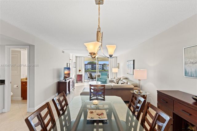 9500 N Hollybrook Lake Dr 5-206, Pembroke Pines, FL 33025