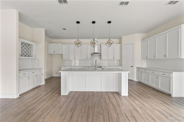 409 W La Pointe Avenue, Mission, TX 78573