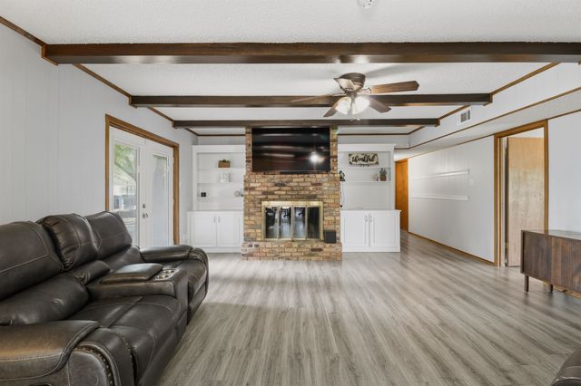 110 E Larkspur, White Oak, TX 75693
