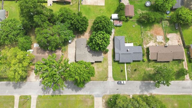 110 E Larkspur, White Oak, TX 75693