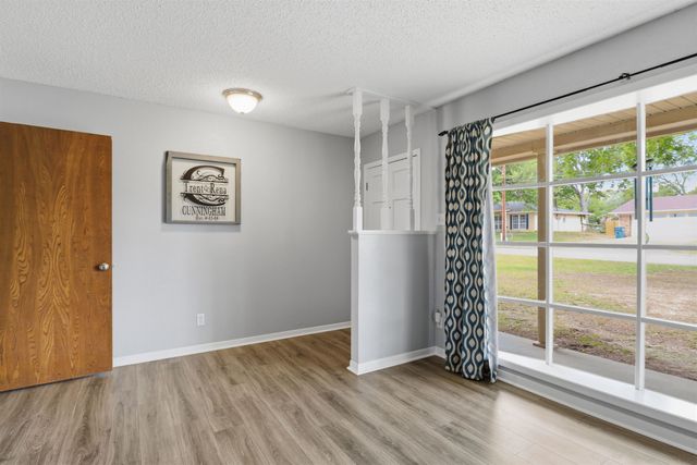 110 E Larkspur, White Oak, TX 75693