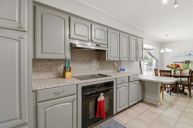 110 E Larkspur, White Oak, TX 75693