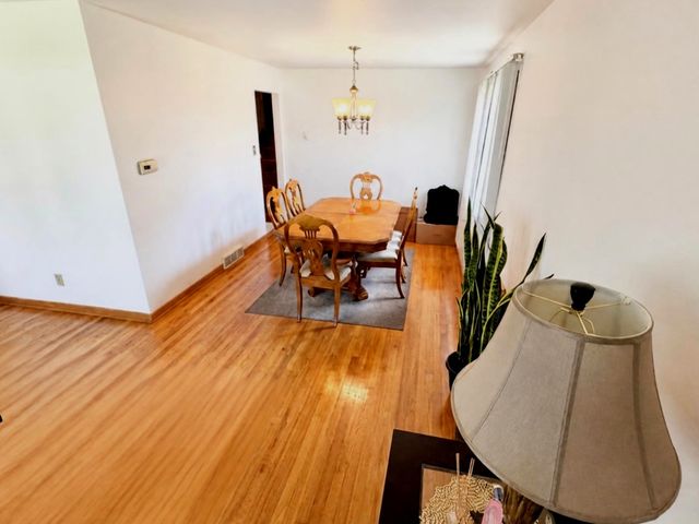219 E 168th Place E, South Holland, IL 60473