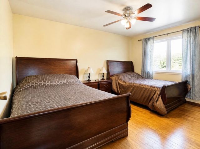 219 E 168th Place E, South Holland, IL 60473
