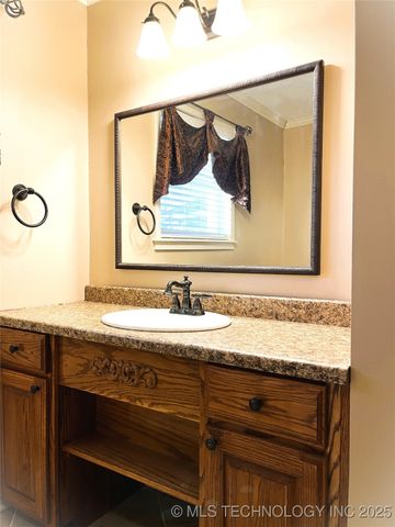 1230 SE 2nd, Pryor, OK 74361