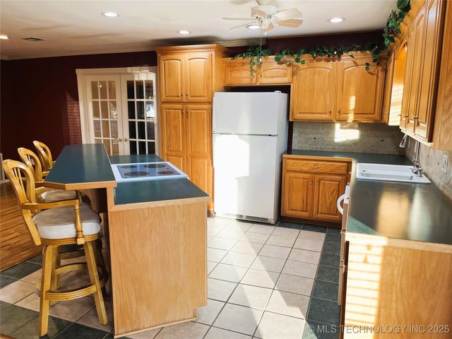 1230 SE 2nd, Pryor, OK 74361