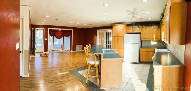 1230 SE 2nd, Pryor, OK 74361