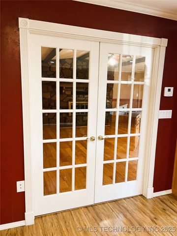 1230 SE 2nd, Pryor, OK 74361