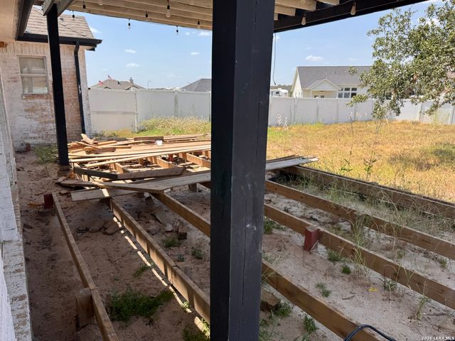 107 MUIRFIELD ST, La Vernia, TX 78121