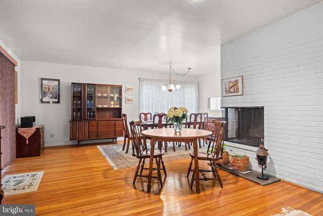223 DICKENS CT, Cherry Hill, NJ 08034