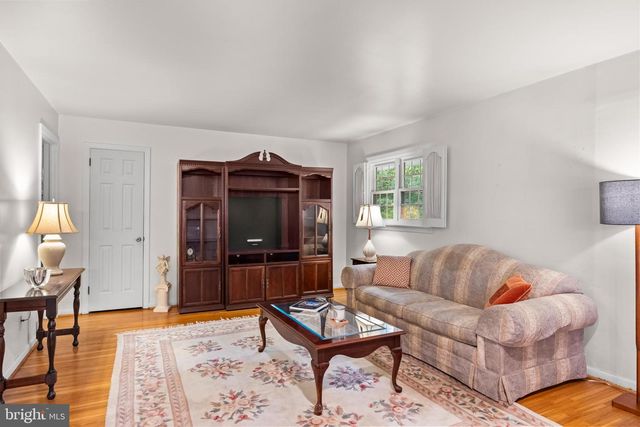 223 DICKENS CT, Cherry Hill, NJ 08034