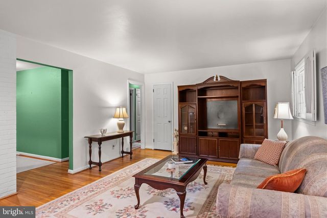 223 DICKENS CT, Cherry Hill, NJ 08034