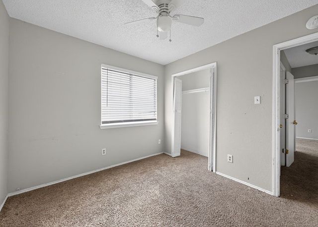 6611 Olivewood Drive, Arlington, TX 76001