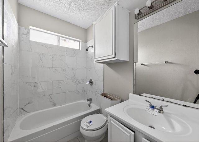 6611 Olivewood Drive, Arlington, TX 76001