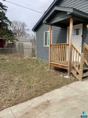 1404 E Russell St, Sioux Falls, SD 57103