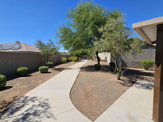 7121 W SOLANO Drive N, Glendale, AZ 85303