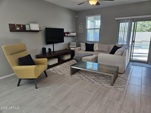 7121 W SOLANO Drive N, Glendale, AZ 85303