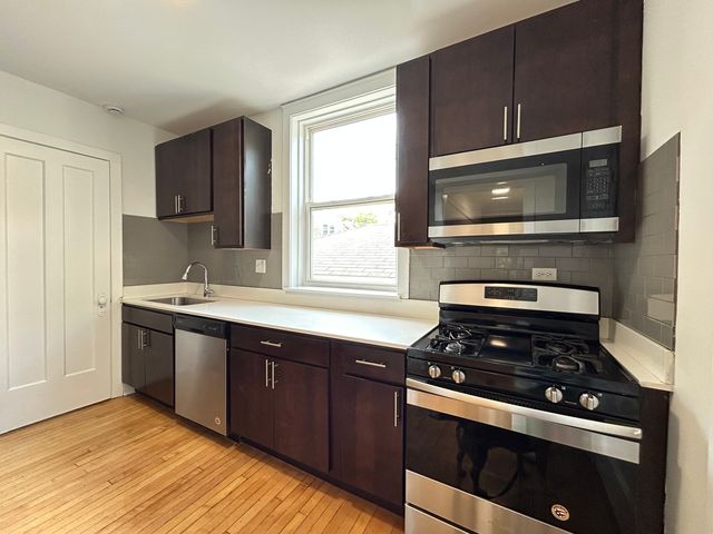 3018 N Karlov Avenue 1, Chicago, IL 60641