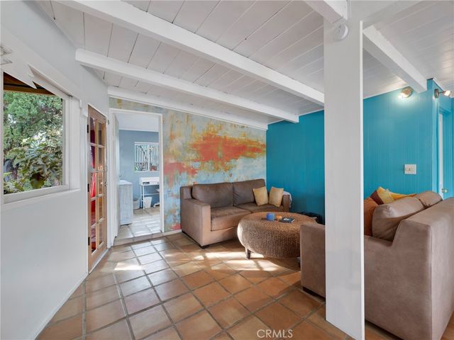 6033 Fulcher, North Hollywood, CA 91606