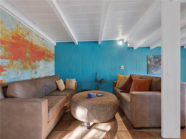 6033 Fulcher, North Hollywood, CA 91606