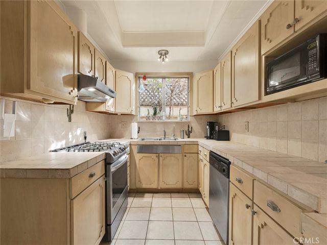 6033 Fulcher, North Hollywood, CA 91606