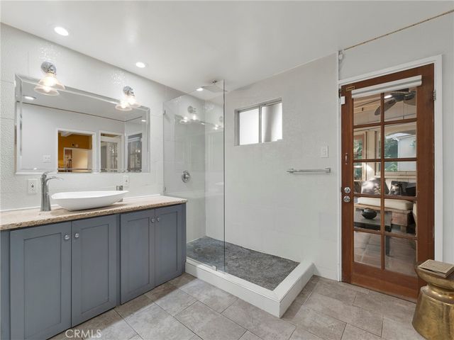 6033 Fulcher, North Hollywood, CA 91606
