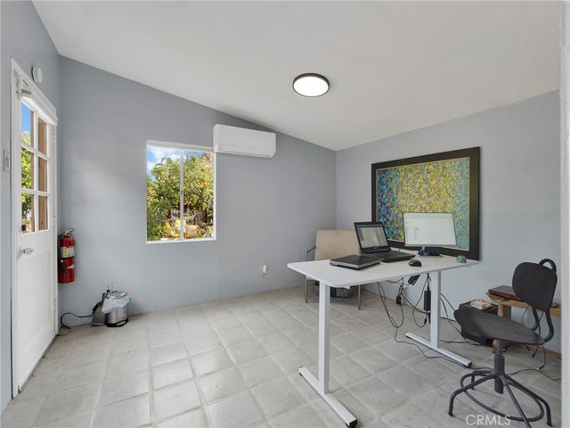 6033 Fulcher, North Hollywood, CA 91606