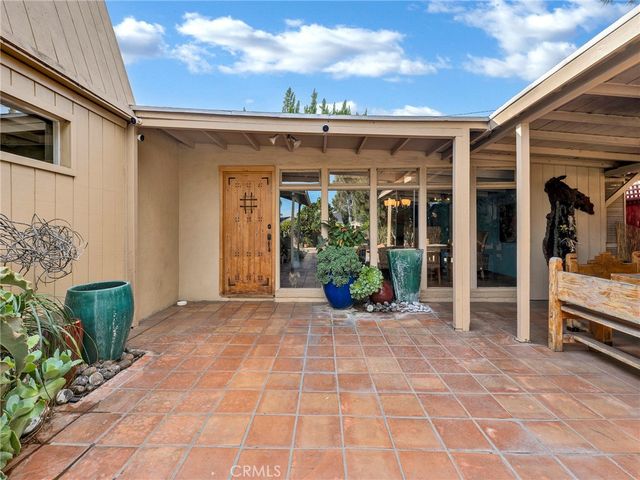 6033 Fulcher, North Hollywood, CA 91606