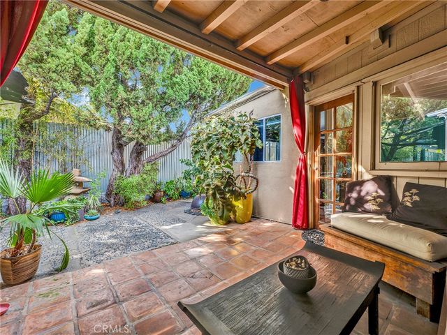 6033 Fulcher, North Hollywood, CA 91606